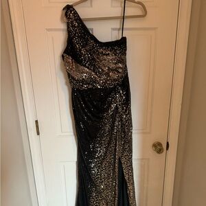 Black and Gold Rene Ruiz one shoulder slit sequins gown size 10